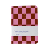 A-Journal - MY JOURNAL Kleines Tagebuch für 2027 (A6) • Pink Red Checkered - ROSA ECK