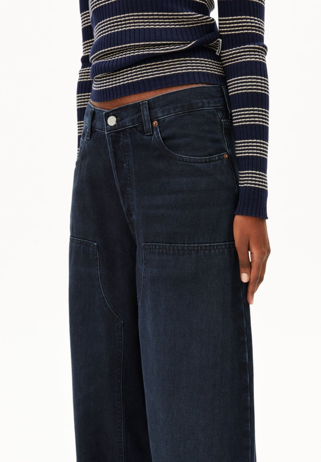 ARMEDANGELS - AALTHEA Barrel Jeans • fluid ink - ROSA ECK