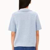ARMEDANGELS - ICONIC Å Baumwoll-Polo-Strickpullover • mistblue - ROSA ECK