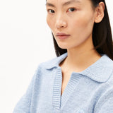 ARMEDANGELS - ICONIC Å Baumwoll-Polo-Strickpullover • mistblue - ROSA ECK