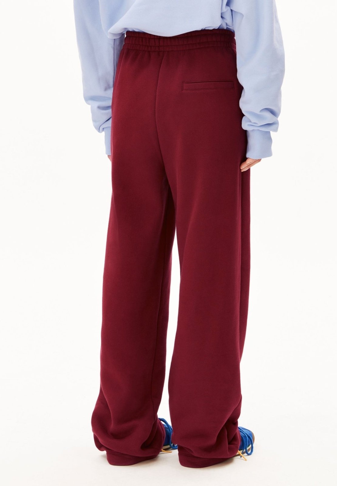 ARMEDANGELS - ICONIC Å IVAARA Sweathose • velvet red - ROSA ECK