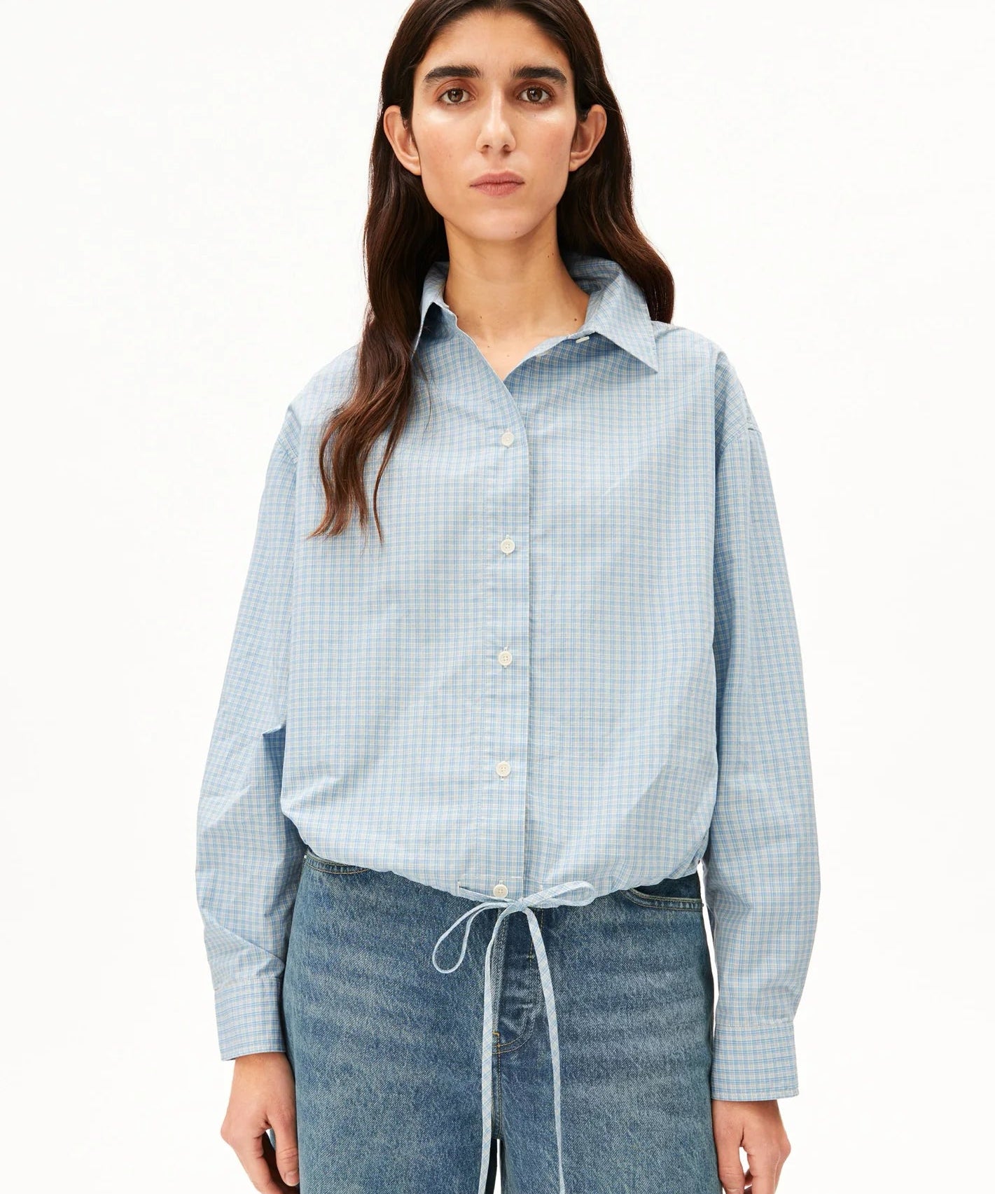 ARMEDANGELS - Karierte Bluse mit Kordelzug • skylight-oatmilk - ROSA ECK