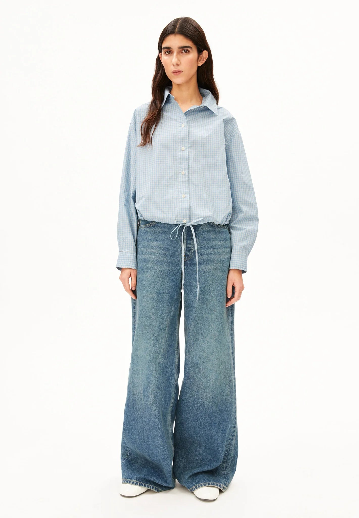 ARMEDANGELS - Karierte Bluse mit Kordelzug • skylight-oatmilk - ROSA ECK