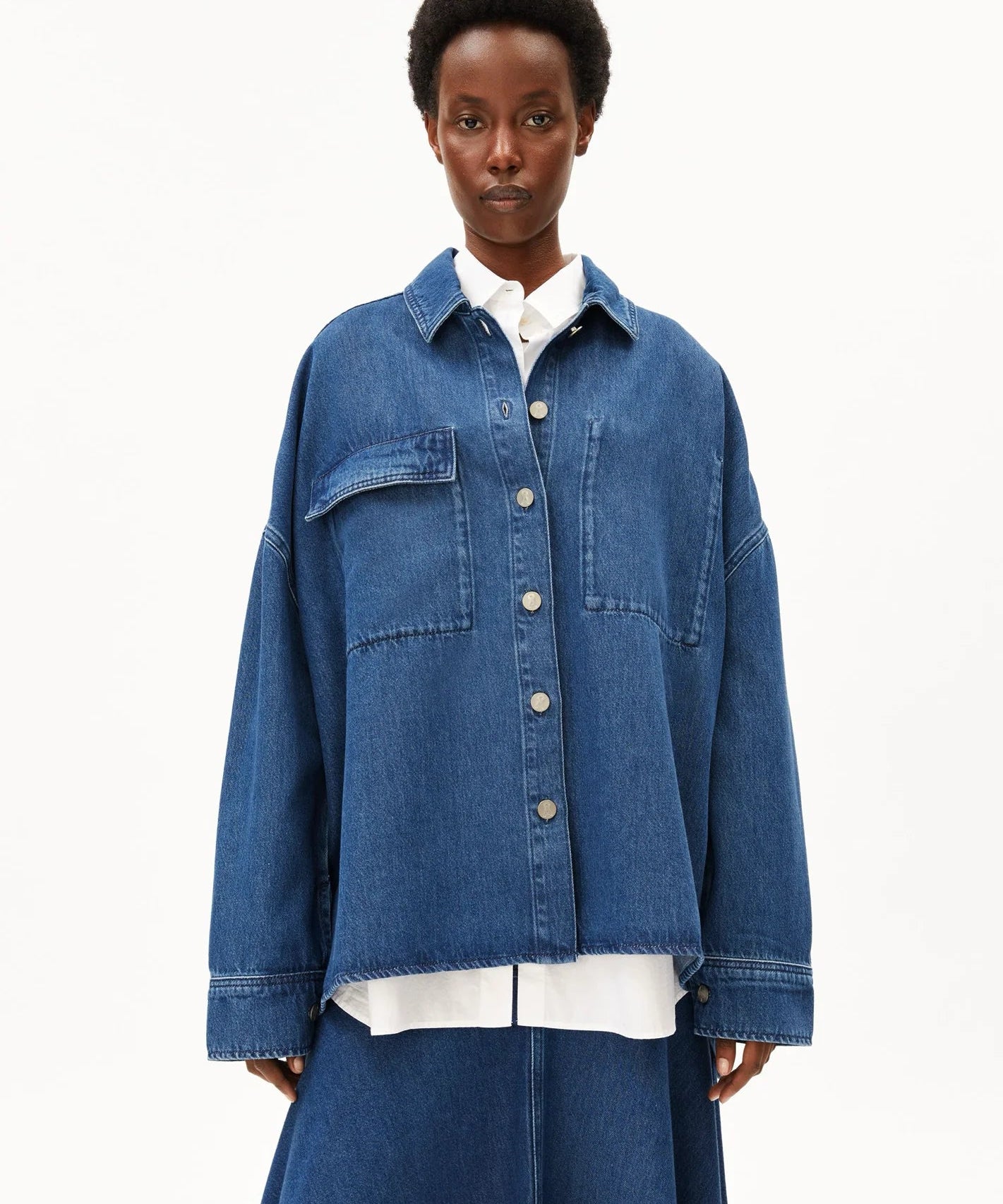 ARMEDANGELS - Oversized Jeansbluse • bright blue - ROSA ECK