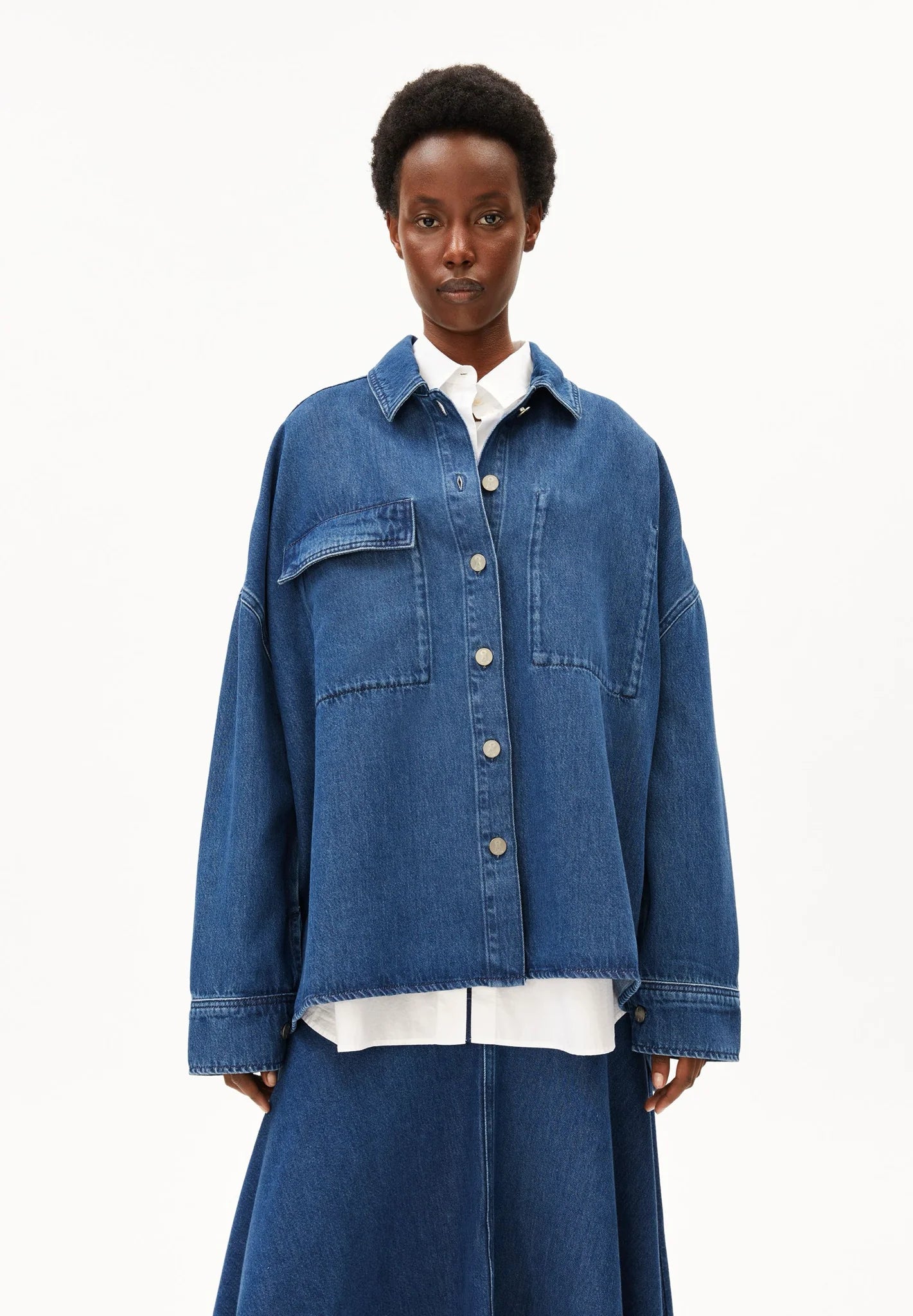 ARMEDANGELS - Oversized Jeansbluse • bright blue - ROSA ECK