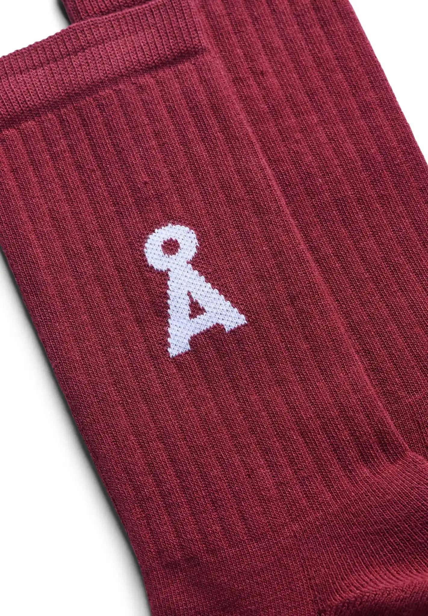 ARMEDANGELS - SAAMUS BOLD Socken • velvet red - ROSA ECK