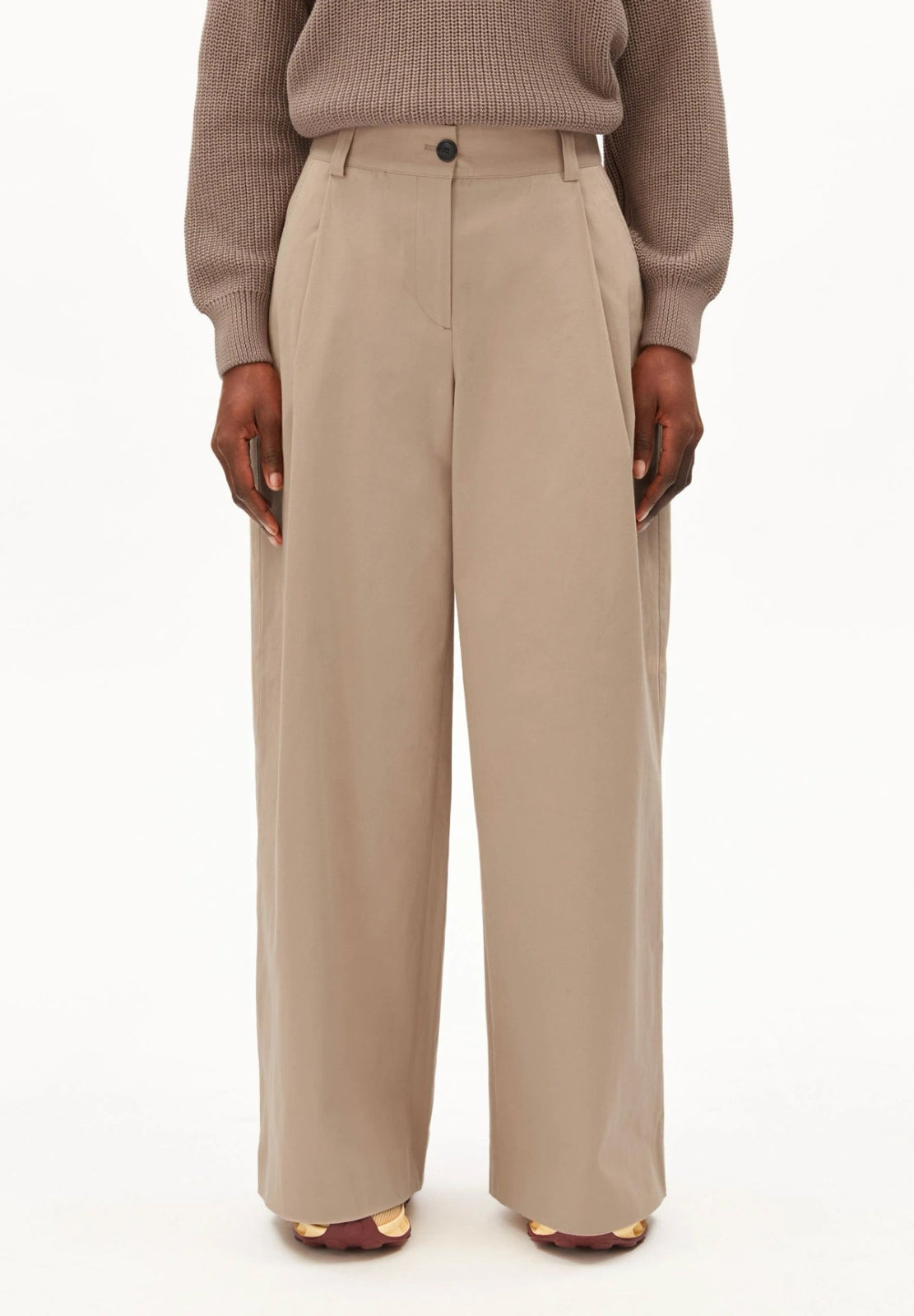 ARMEDANGELS - Weite Chinohose aus Bio - Baumwollmix • true camel - Hose - ROSA ECK