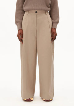 ARMEDANGELS - Weite Chinohose aus Bio - Baumwollmix • true camel - Hose - ROSA ECK