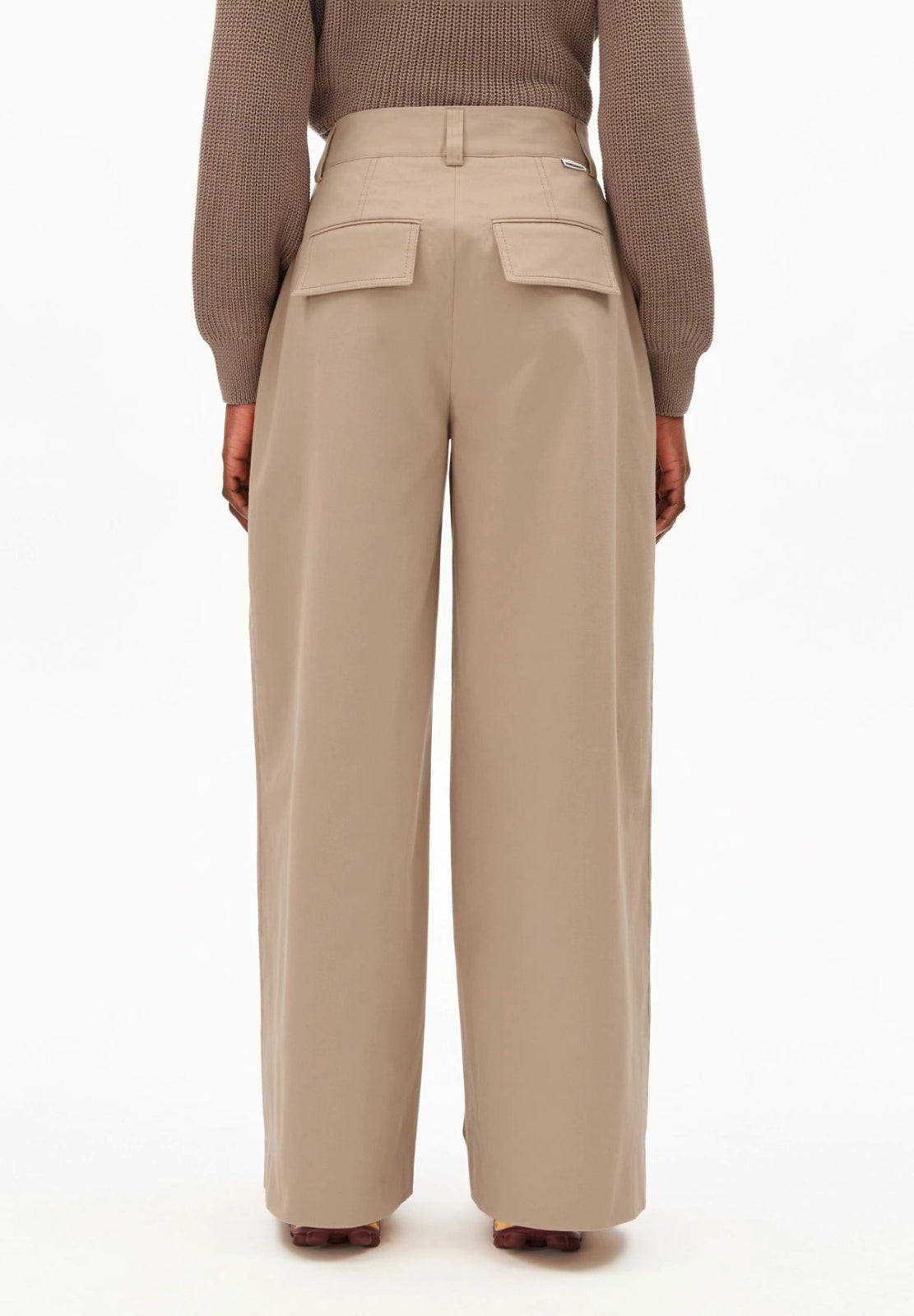ARMEDANGELS - Weite Chinohose aus Bio - Baumwollmix • true camel - Hose - ROSA ECK