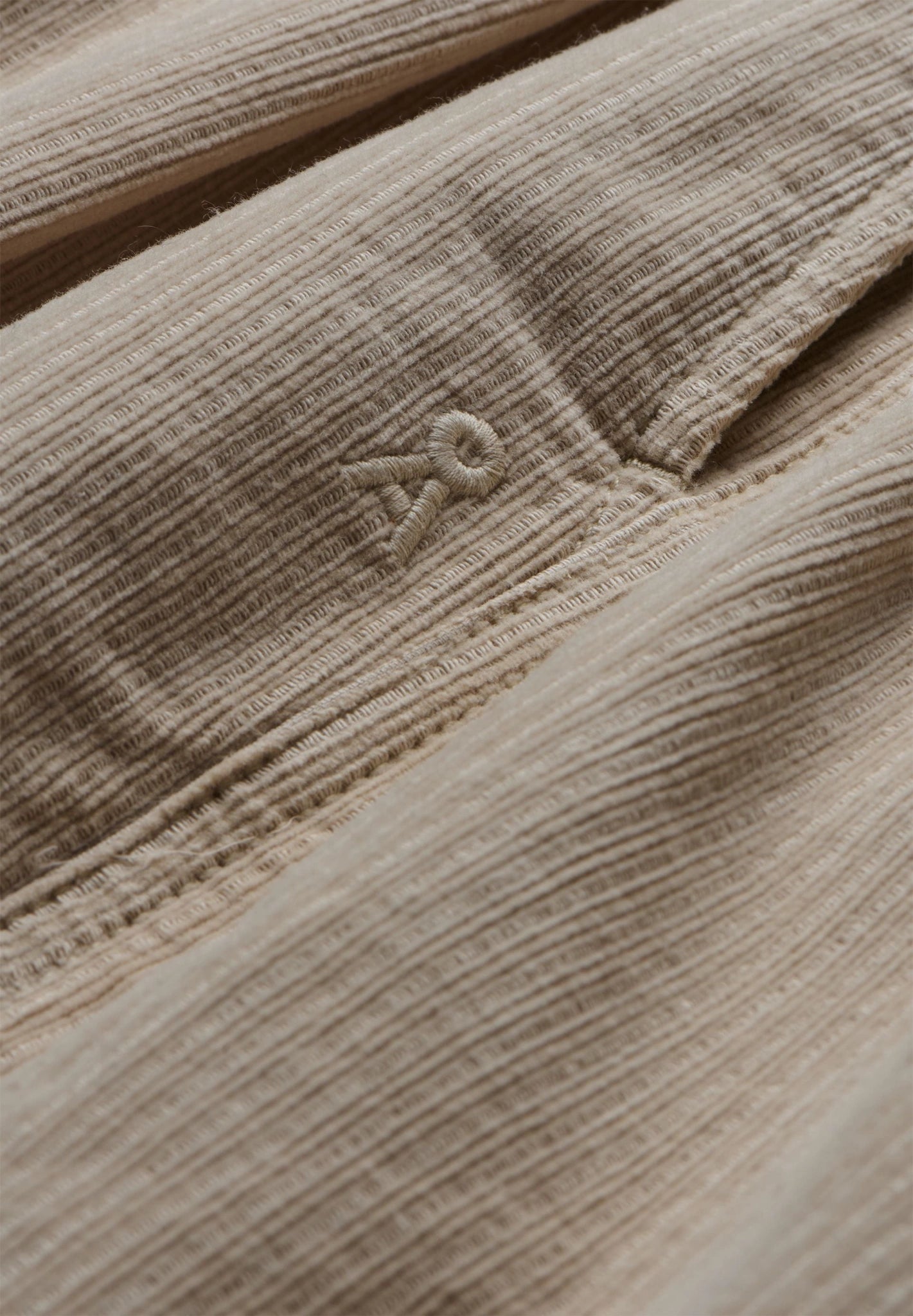 Wide Leg Cord-Bundfaltenhose • soft honey