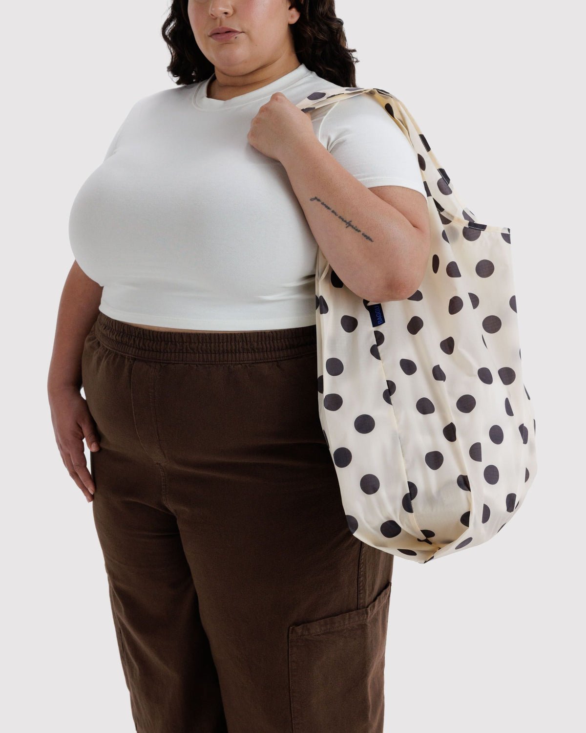 BAGGU - BIG BAGGU Große Einkaufstasche • Cream and Black Polka Dot - ROSA ECK