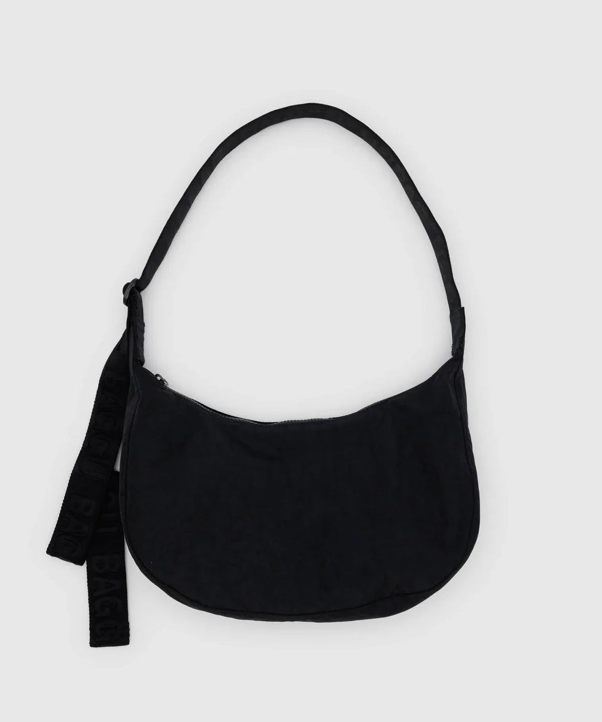 BAGGU - Medium Nylon Crescent Bag Umhängetasche • Black - ROSA ECK