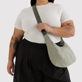 BAGGU - Medium Nylon Crescent Bag Umhängetasche • Sage Stripe - ROSA ECK