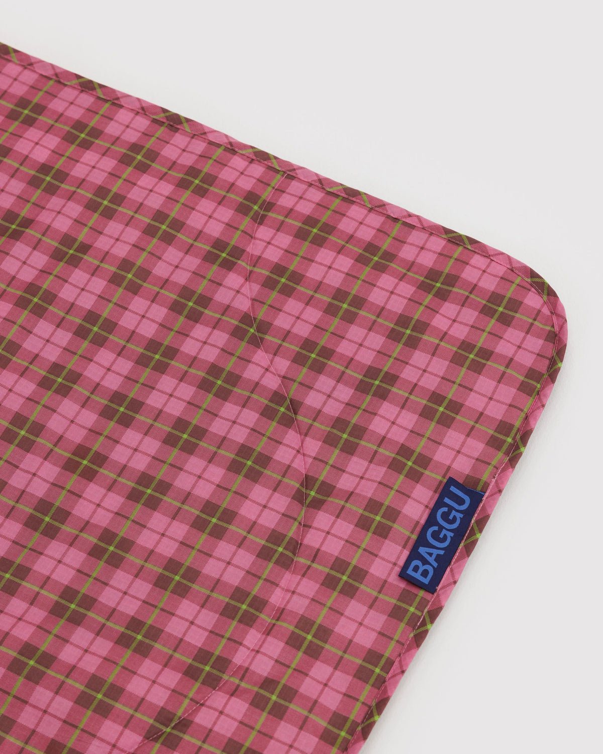BAGGU - Picknickdecke • Azalea Pink Tartan - ROSA ECK