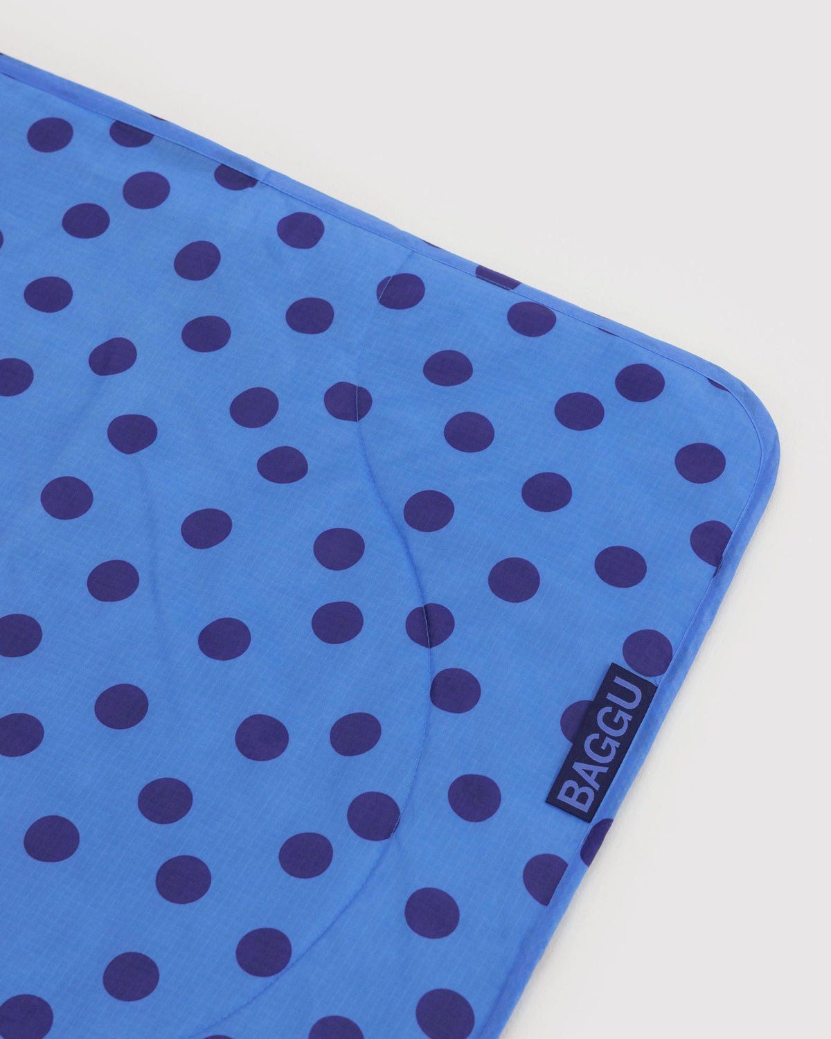 BAGGU - Picknickdecke • Blue Polka Dot - ROSA ECK