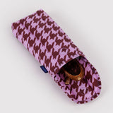 BAGGU - PUFFY Brillenetui • Pink Houndstooth - ROSA ECK