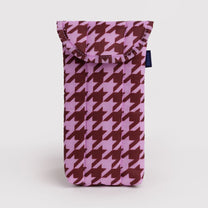 BAGGU - PUFFY Brillenetui • Pink Houndstooth - ROSA ECK