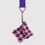 BAGGU - PUFFY Kopfhörer-Etui • Pink Houndstooth - ROSA ECK