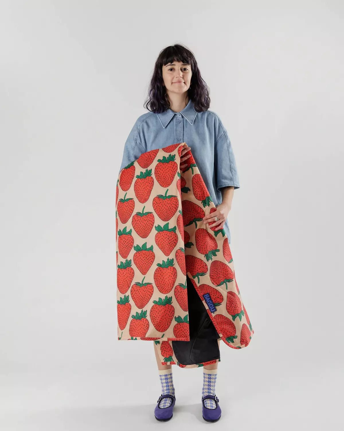 BAGGU - PUFFY PICNIC BLANKET Picknickdecke | Strawberry - ROSA ECK - Erdbeeren, ,