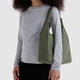 BAGGU - Schultertasche aus Nylon • Caper - ROSA ECK