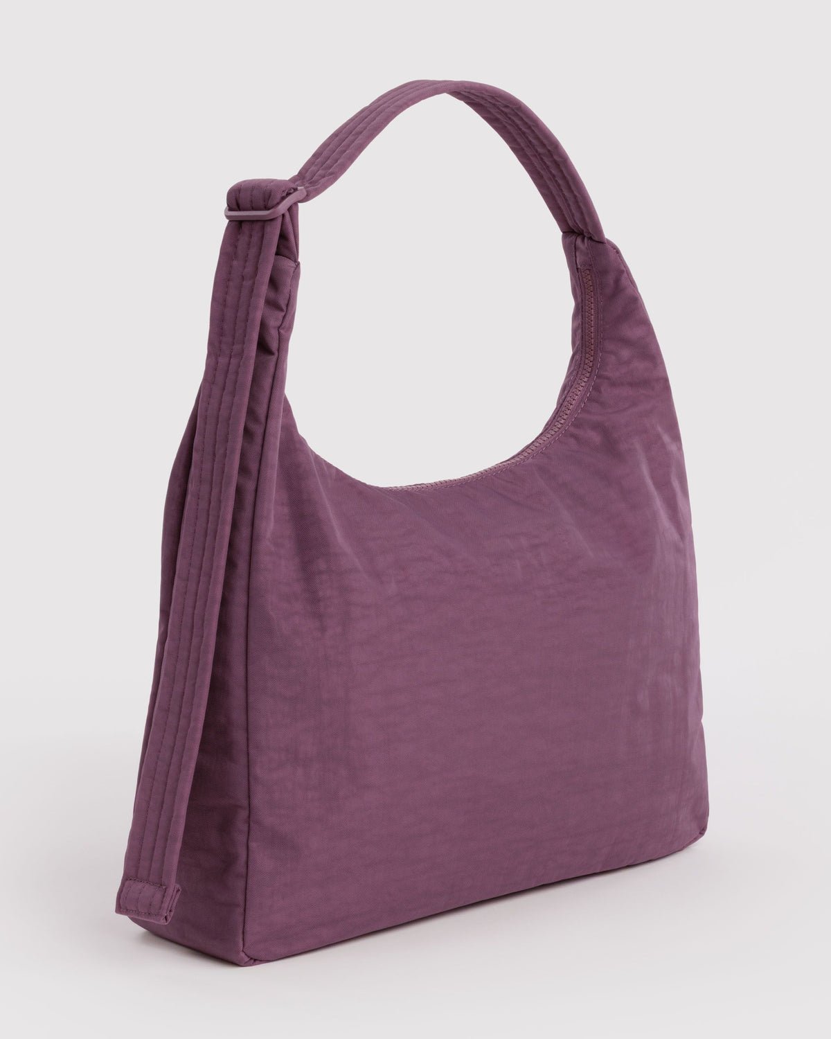BAGGU - Schultertasche aus Nylon • Wild Plum - ROSA ECK