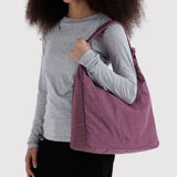 BAGGU - Schultertasche aus Nylon • Wild Plum - ROSA ECK