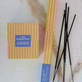 BOTANICA - ESSENTIALS Duftkerze • Yuzu + Passion Fruit - ROSA ECK