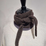 Calie Paris - Kleiner Strickschal • Schokolade - Schal - ROSA ECK