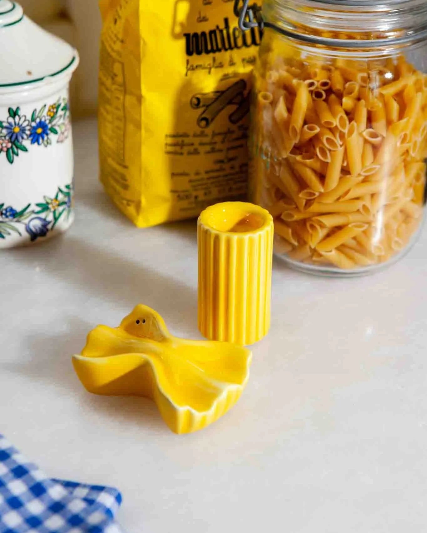 DOIY - DOLCE VITA Salz - und Pfefferstreuer (2er - Set) • Farfalle & Macaroni - ROSA ECK
