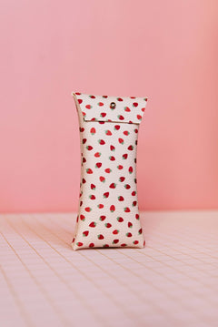 ECKE - FRESAS Brillen - Etui • Erdbeere - Nude - Brillen - Etui - ROSA ECK Concept Store