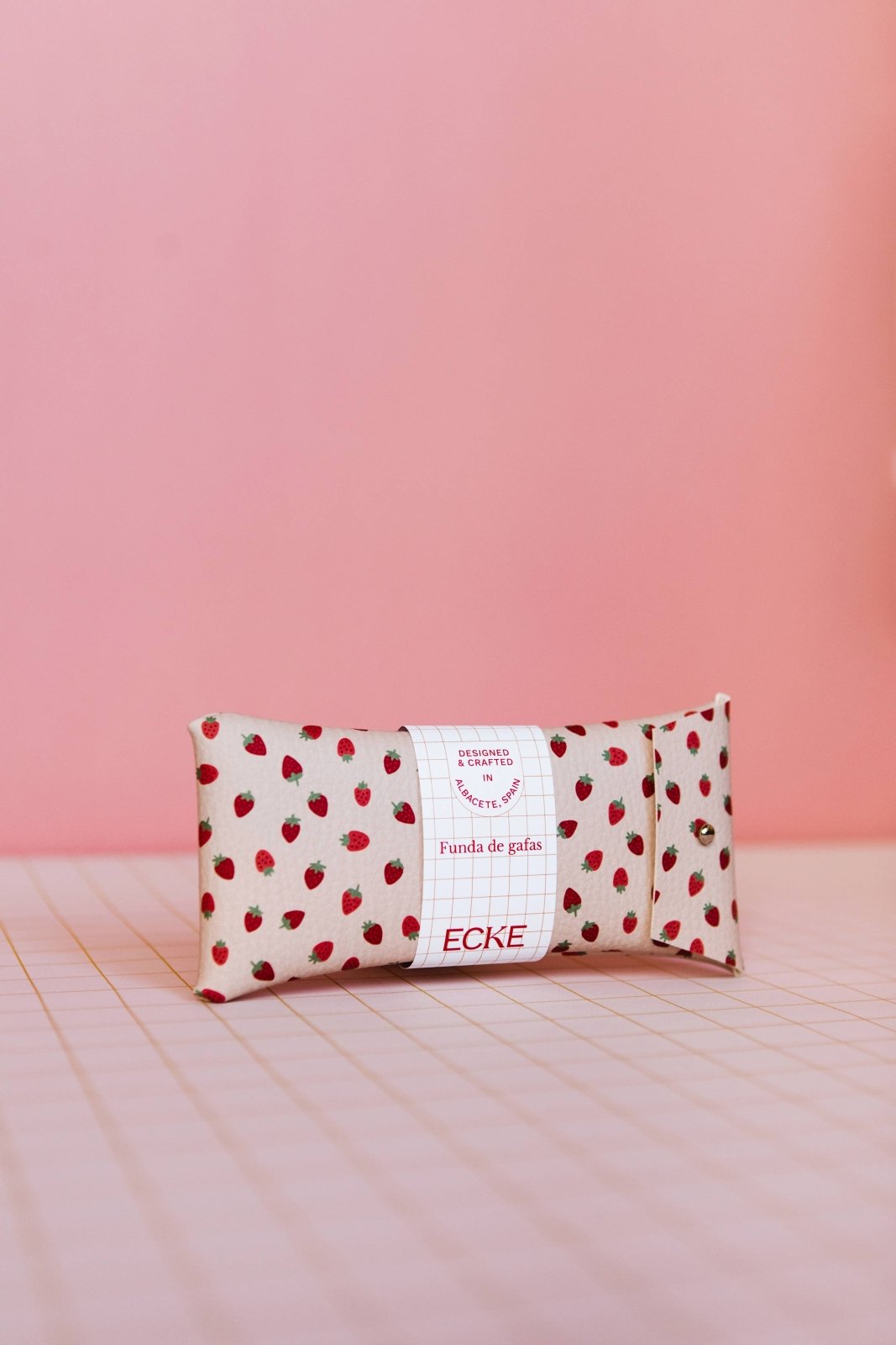 ECKE - FRESAS Brillen - Etui • Erdbeere - Nude - Brillen - Etui - ROSA ECK Concept Store