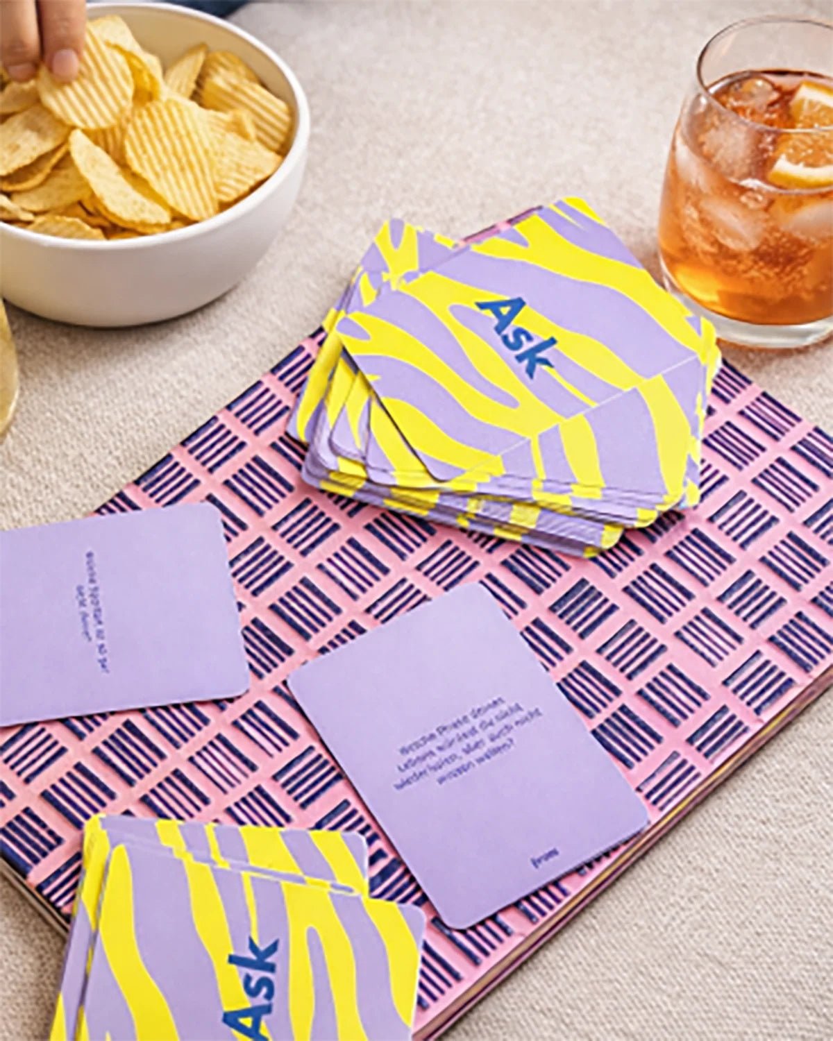 finimi - ASK & TASK Fragespiel • Friends Edition - ROSA ECK
