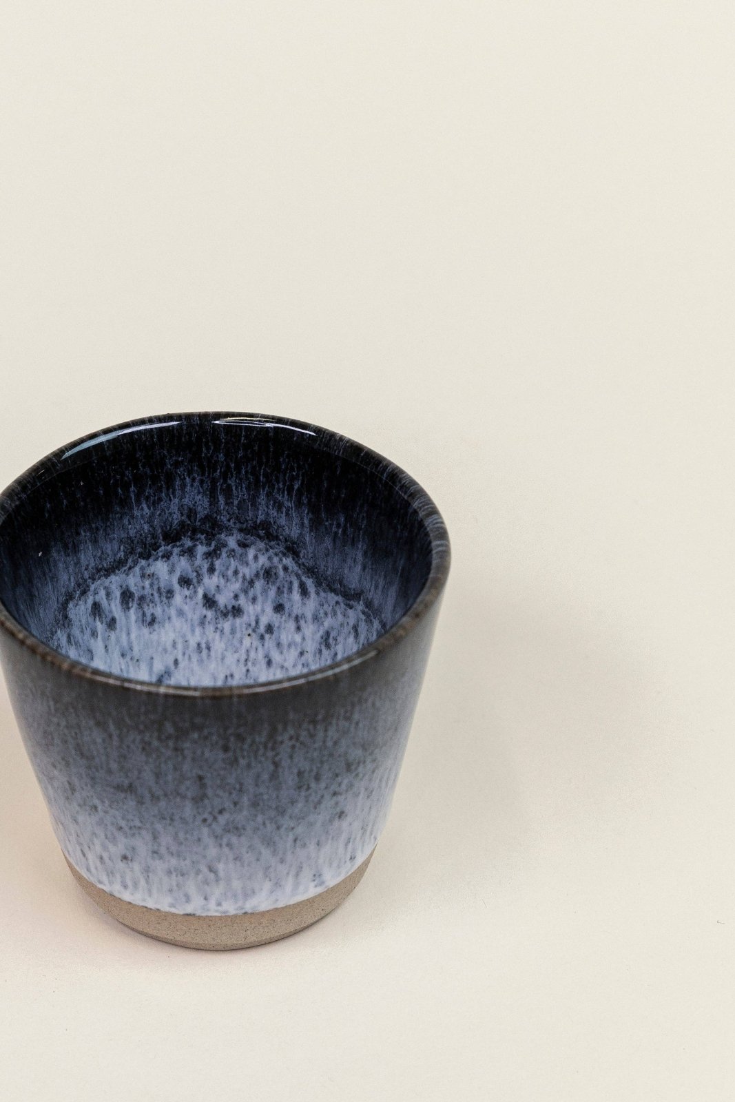 grain by grain - Espressotasse • Sombra - ROSA ECK