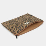 Hindbag - AVA Laptoptasche S (13 Zoll) | Leopard Cannelle - ROSA ECK Concept Store