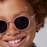 IZIPIZI - d JUNIOR SUN Kinder - Sonnenbrille • Pink - Sonnenbrille - ROSA ECK