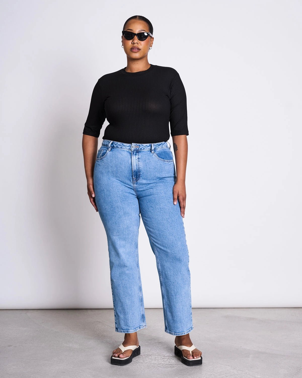 JAN 'N JUNE - NINA Ripp-T-Shirt aus Lyocell • Black - ROSA ECK