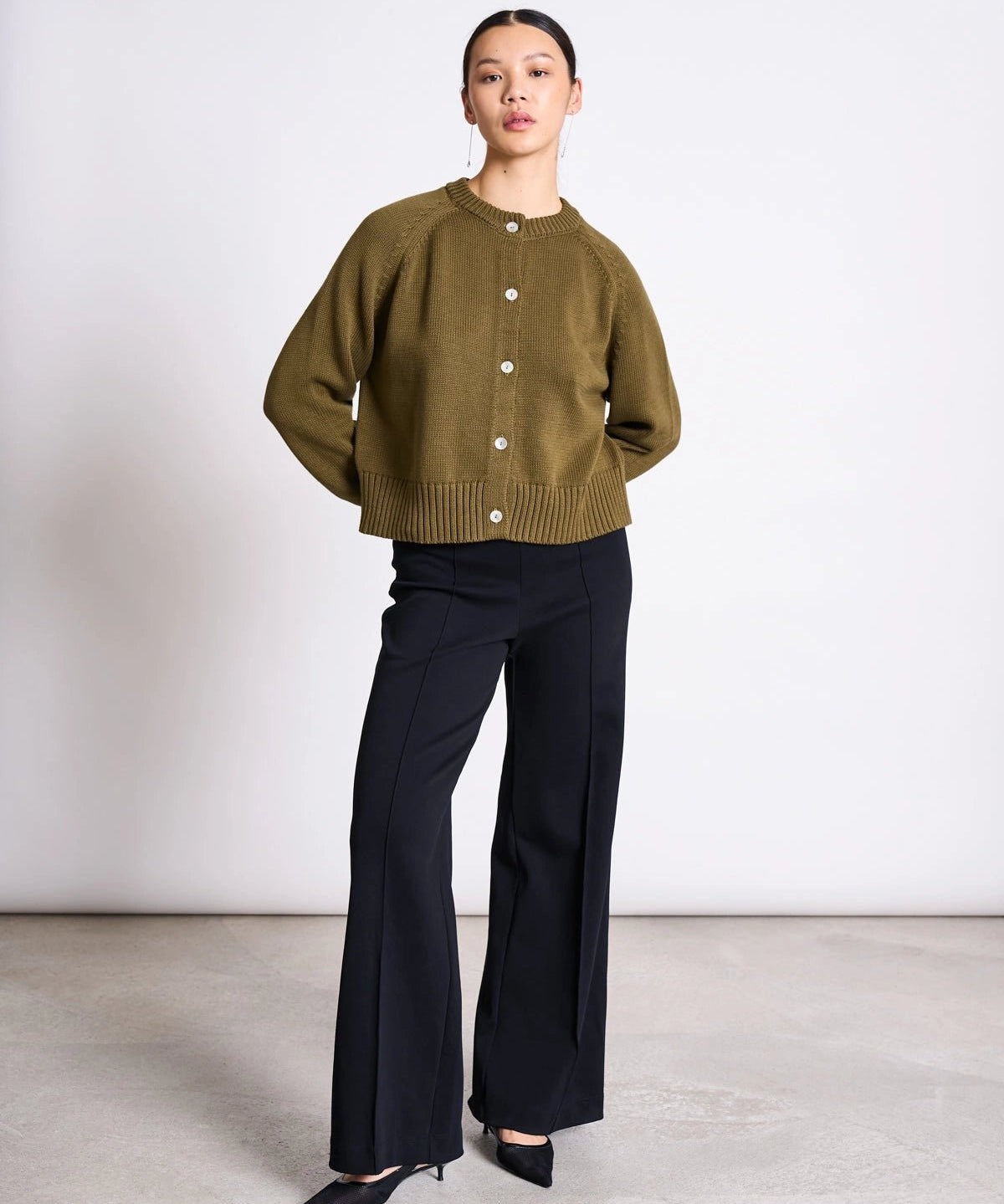 JAN 'N JUNE - SIVIA Strickjacke • Woody Olive - ROSA ECK