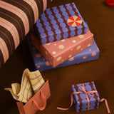 Kado Design - Geschenkpapier - Rolle • Pebbles Blau/Dunkellila - ROSA ECK