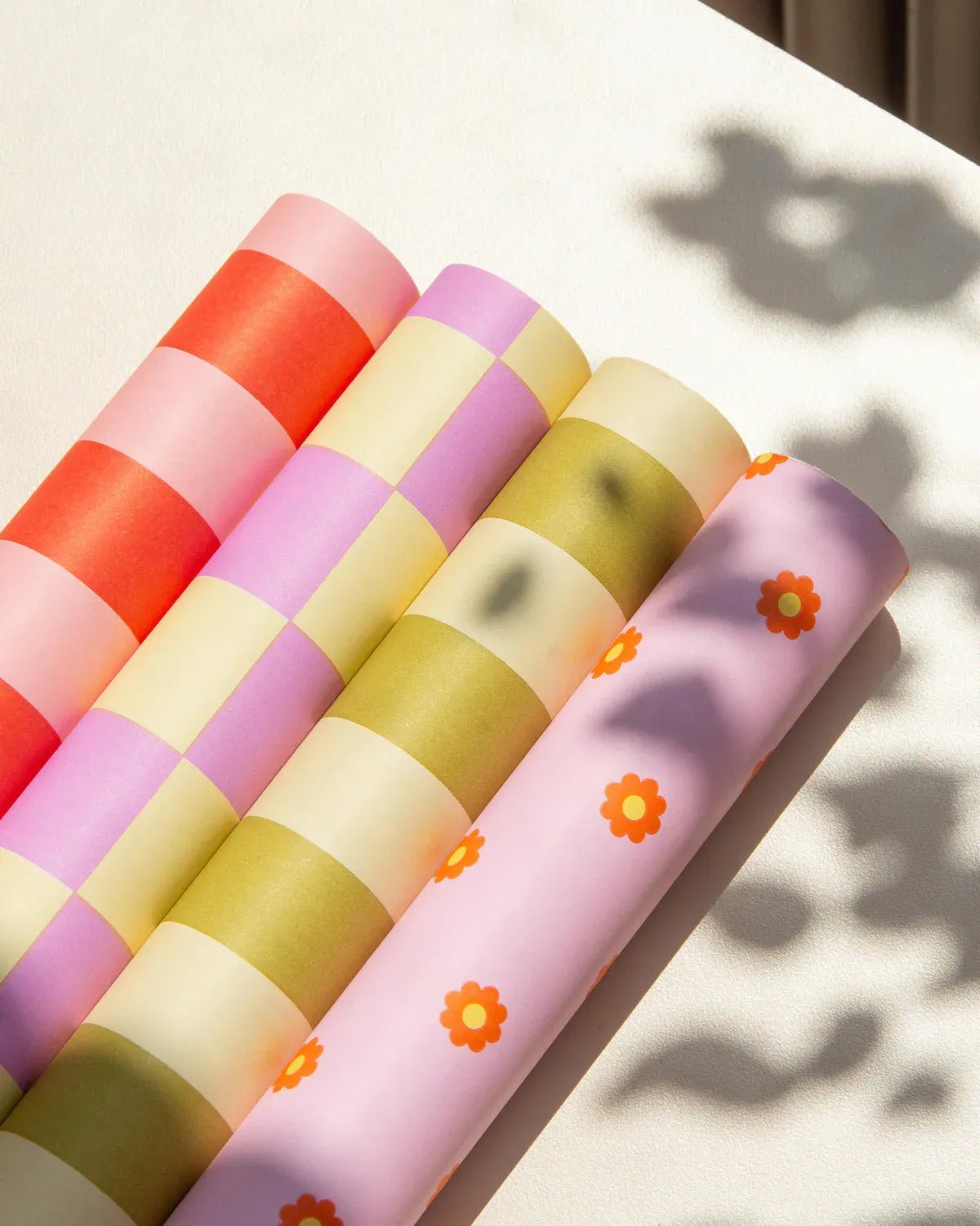Kado Design - Geschenkpapier - Rolle • Vanille/Lila/Orange kariert - ROSA ECK
