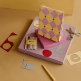 Kado Design - Geschenktüte mit Boden • Zirkus Rosa/Gelb/Grün - ROSA ECK