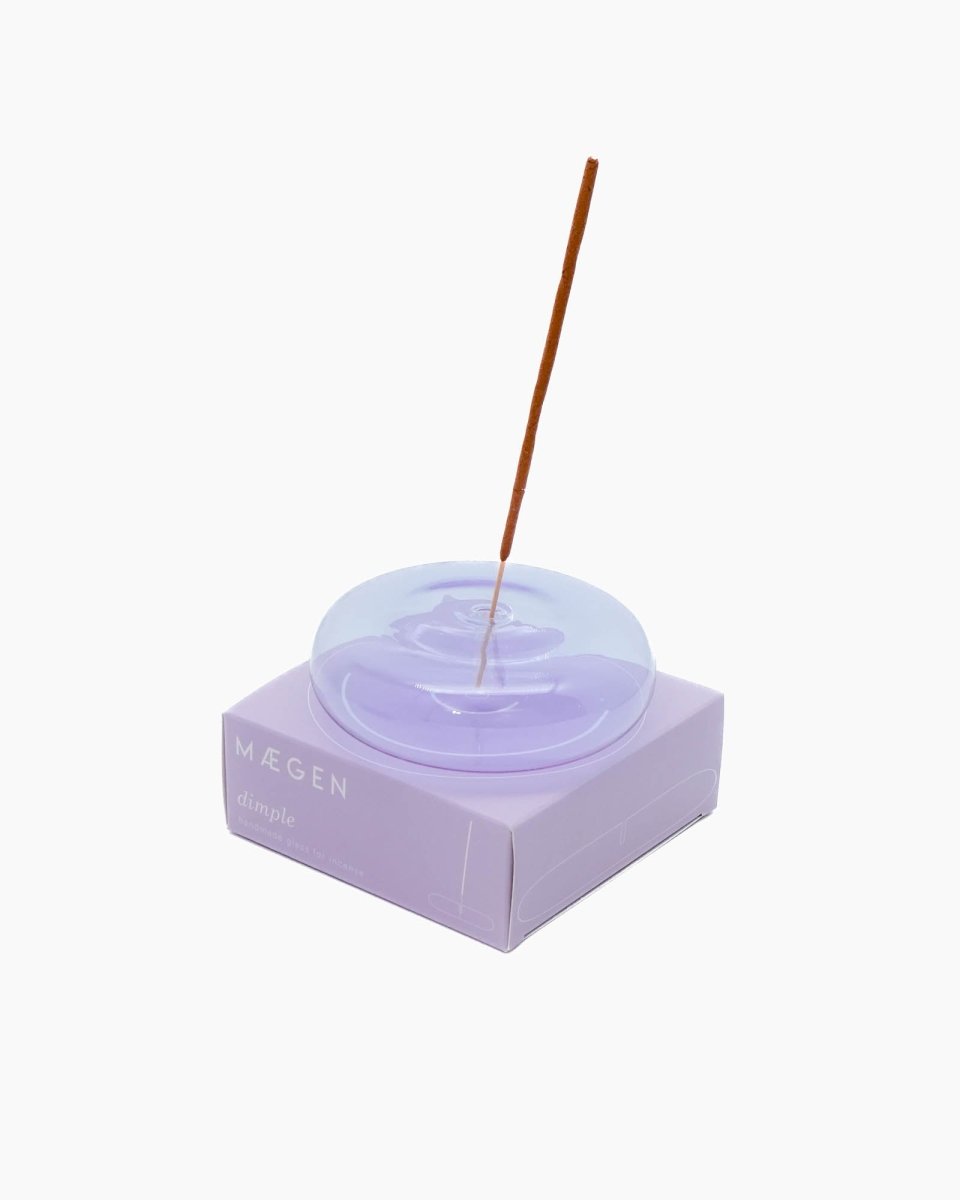 MAEGEN - DIMPLE Räucherstäbchen - Halter aus Glas • Lila - Räucherstäbchenhalter - ROSA ECK Concept Store