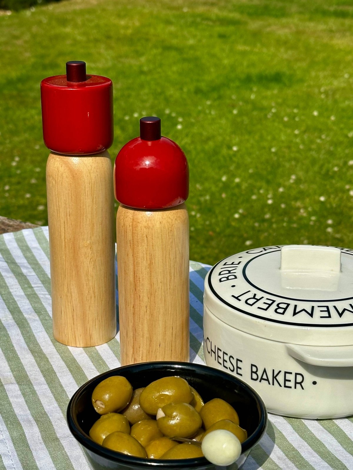 MAEGEN - Medium Salzmühle/Pfeffermühle • Rot - Salz - & Pfeffermühle - ROSA ECK