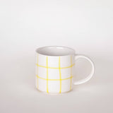 Magazin Minori - GRID Tasse mit Linienraster • spiaggia yellow - Kaffee - und Teetasse - ROSA ECK Concept Store