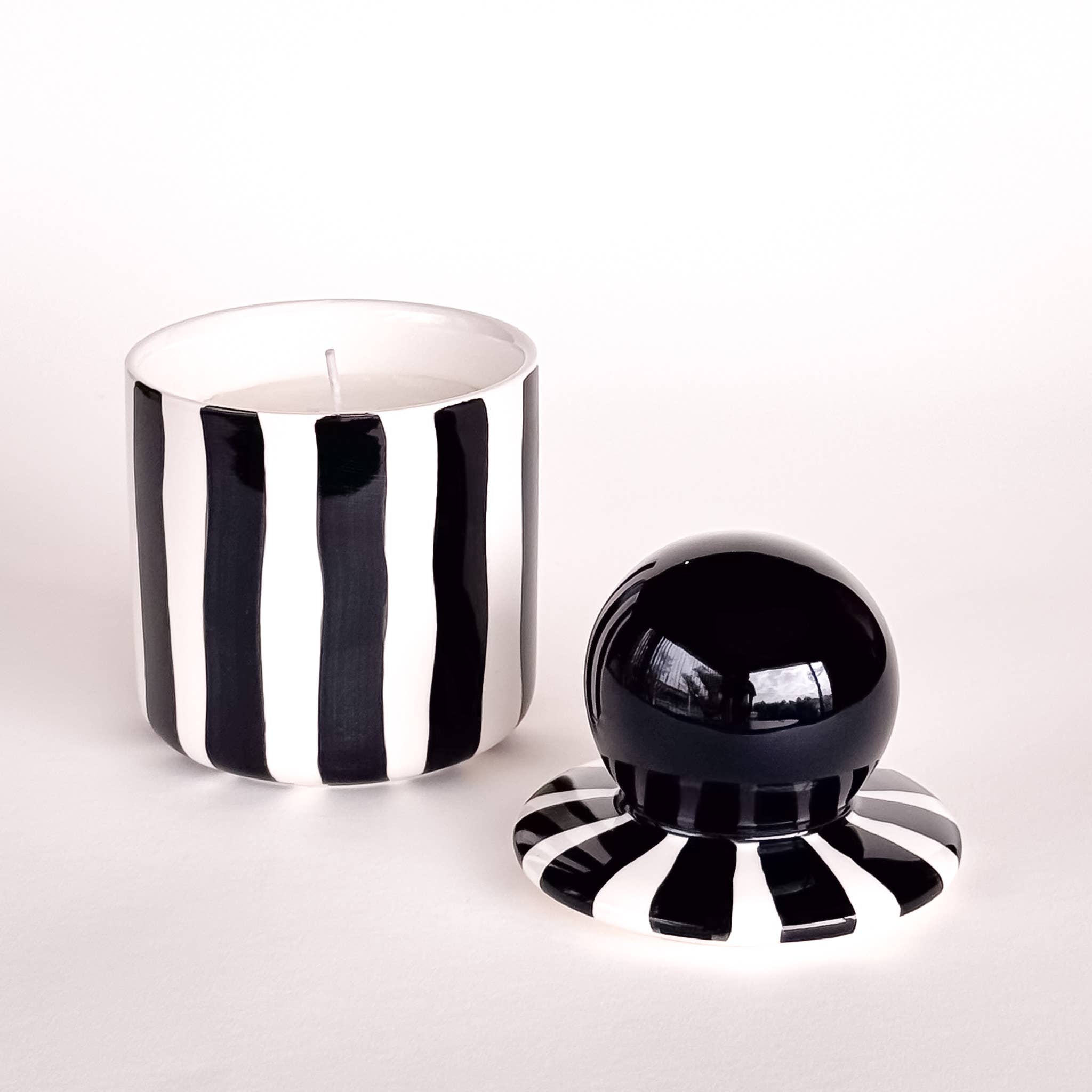 Magazin Minori - STRIPES Kerze im Keramikgefäß • vulcano black - ROSA ECK