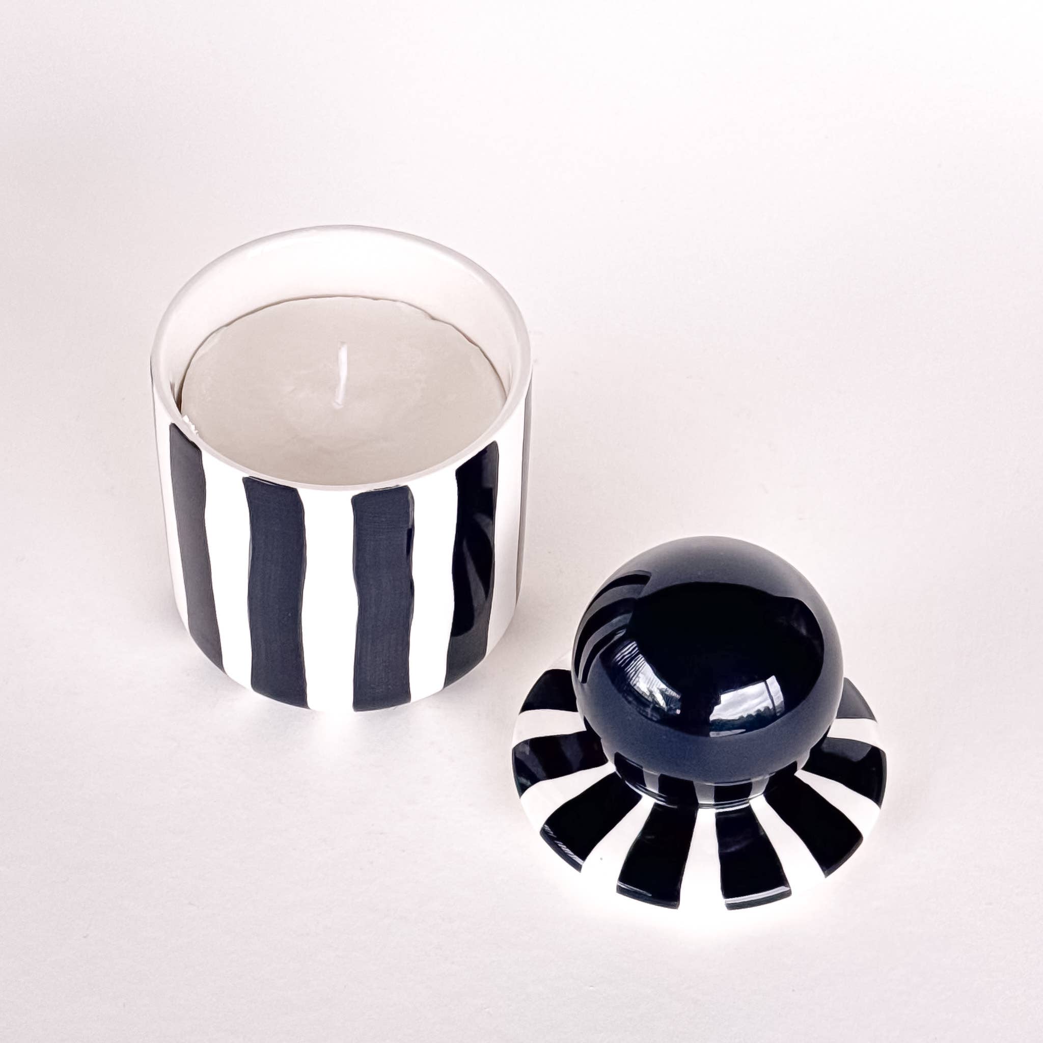 Magazin Minori - STRIPES Kerze im Keramikgefäß • vulcano black - ROSA ECK
