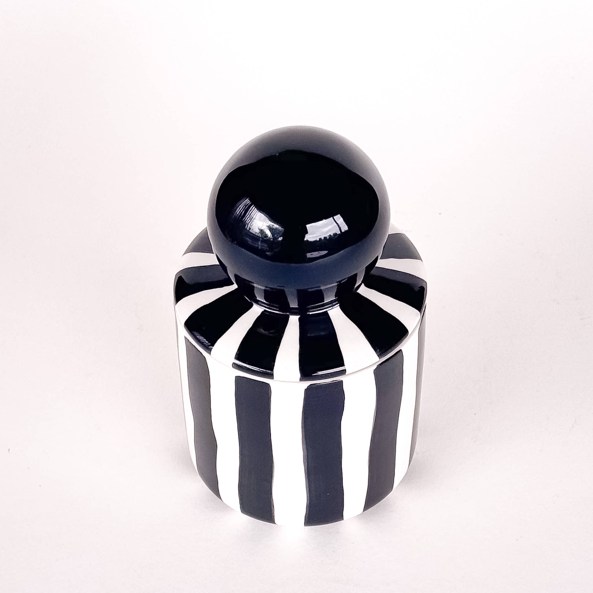 Magazin Minori - STRIPES Kerze im Keramikgefäß • vulcano black - ROSA ECK