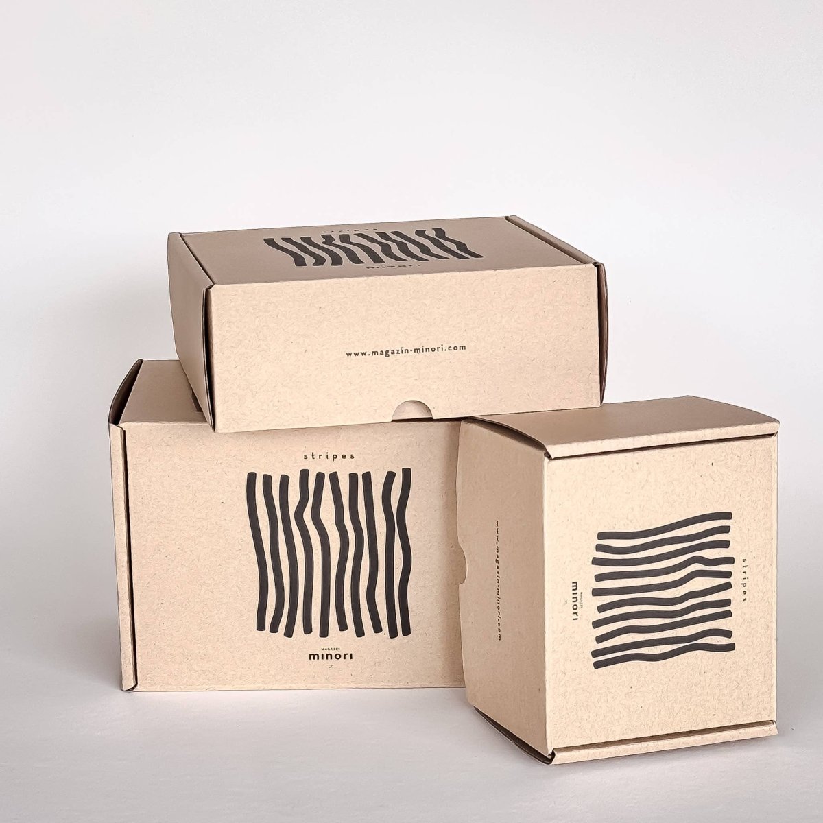 Magazin Minori - STRIPES Tasse mit Streifen • vulcano black - Kaffee - und Teetasse - ROSA ECK Concept Store