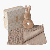Maileg - Kaninchen Rassel Set • Creme Pfirsich - Spielzeug - ROSA ECK Concept Store