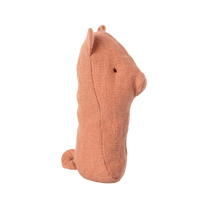 Maileg - LULLABY FRIENDS Rassel | Schwein - Babyspielzeug - ROSA ECK Concept Store