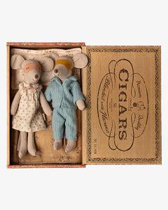 Maileg - Mama und Papa Mäuse in Zigarrenkiste - ROSA ECK